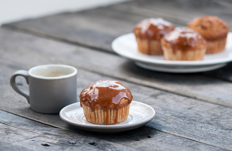 banana muffins with caramel