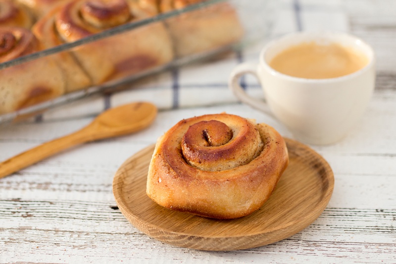 cinnamon bun and coffee