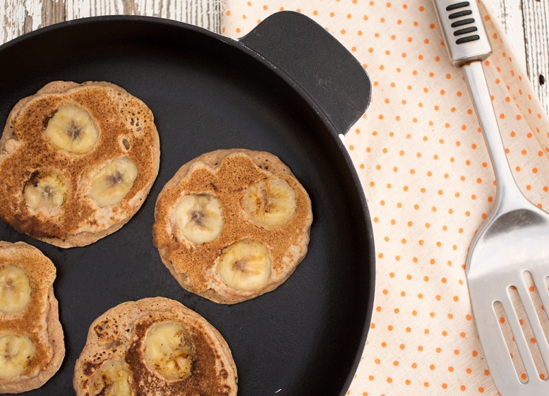 frying banana pancakes