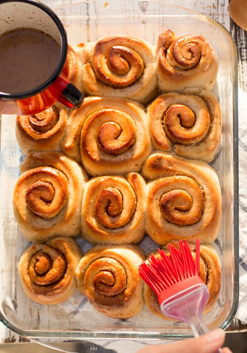 glazing cinnamon buns