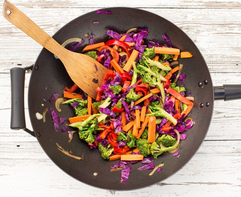 RAINBOW STIR-FRY WITH PEANUT SAUCE