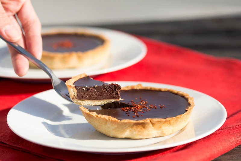 Chilli chocolate tart cross-section