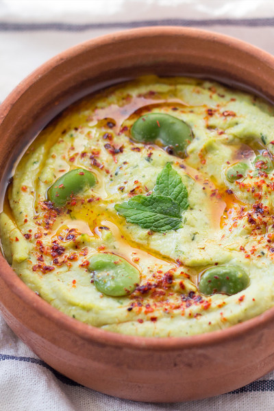 broad bean hummus in bowl