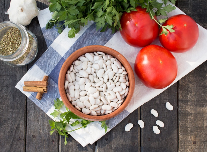 greek baked beans ingredients