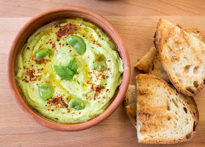 hummus in bowl