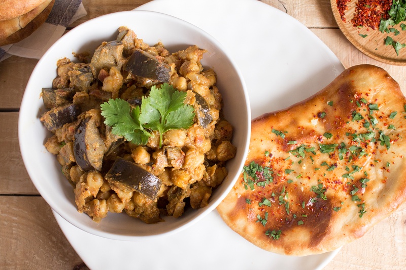 naan bread with curry