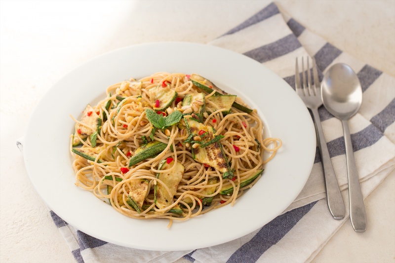 grilled courgette pasta sideview