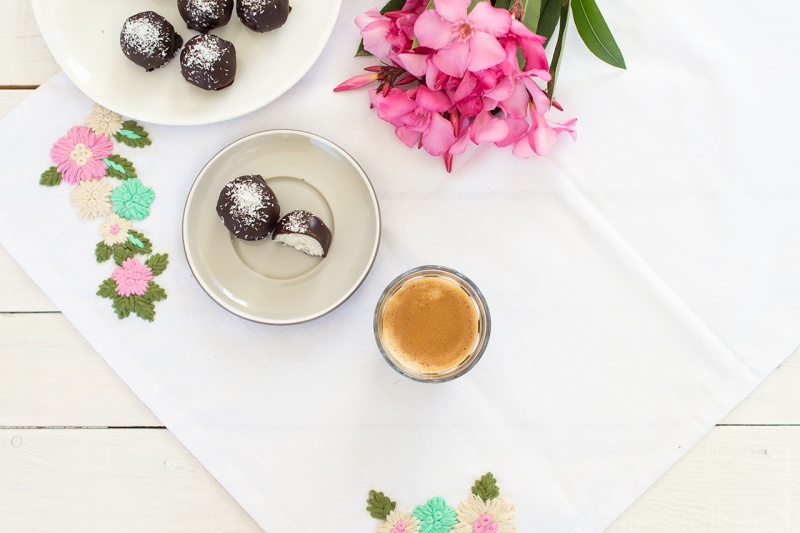 vegan coconut truffles rum and with espresso-top-down