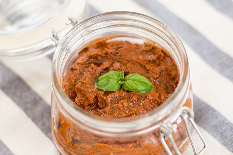 vegan sun dried tomato pesto