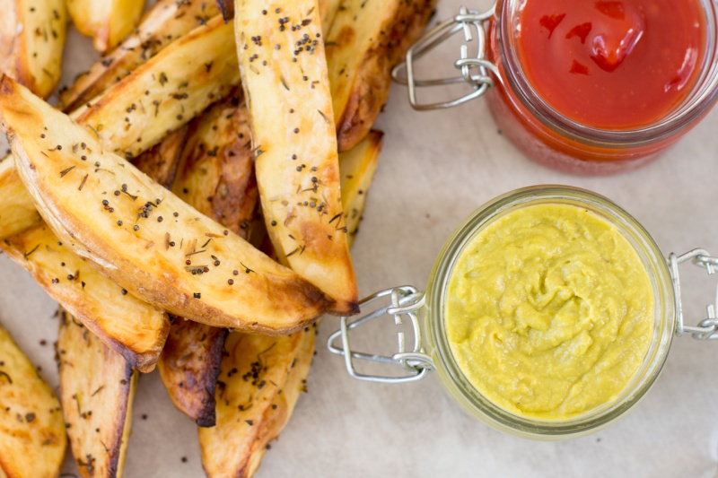 potato wedges plus condiments