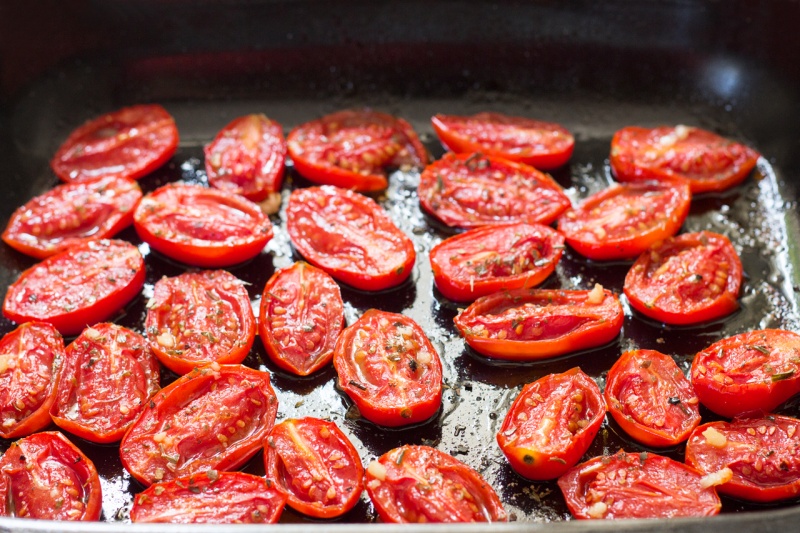 roasted garlicky tomatoes