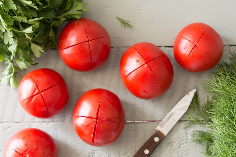 peeling tomatoes for sauce