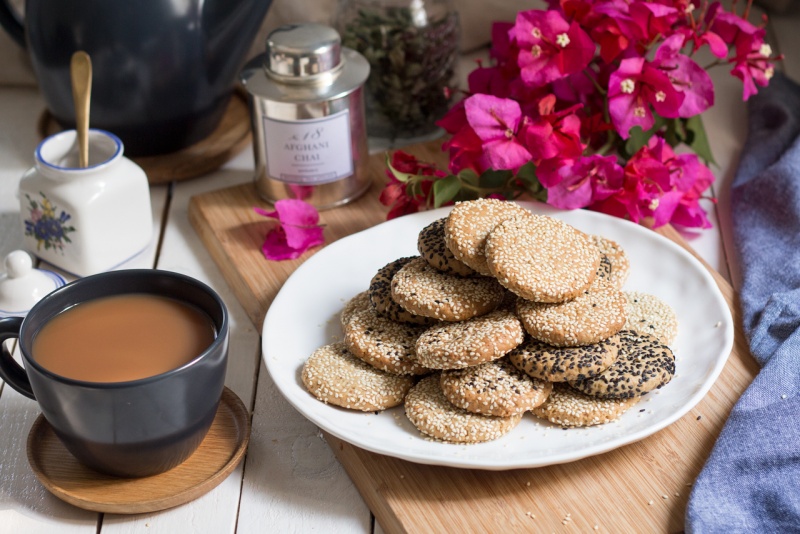 vegan tahini cookies tea