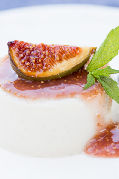 vegan panna cotta with figs side view