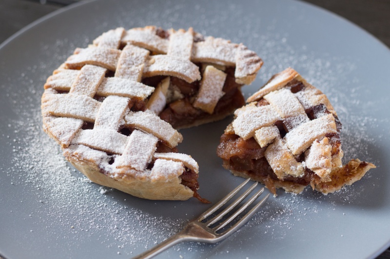 lattice apple pie cut open