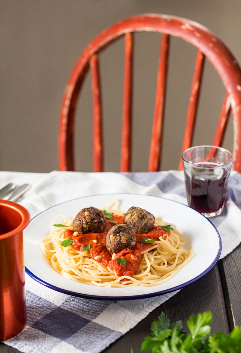 easy vegan meatballs with spaghetti