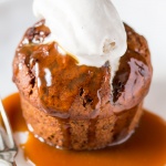 Vegan sticky toffee pudding-image