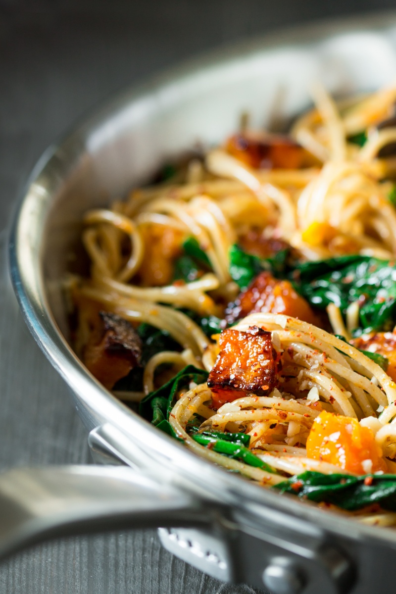 pumpkin spinach walnut spaghetti close