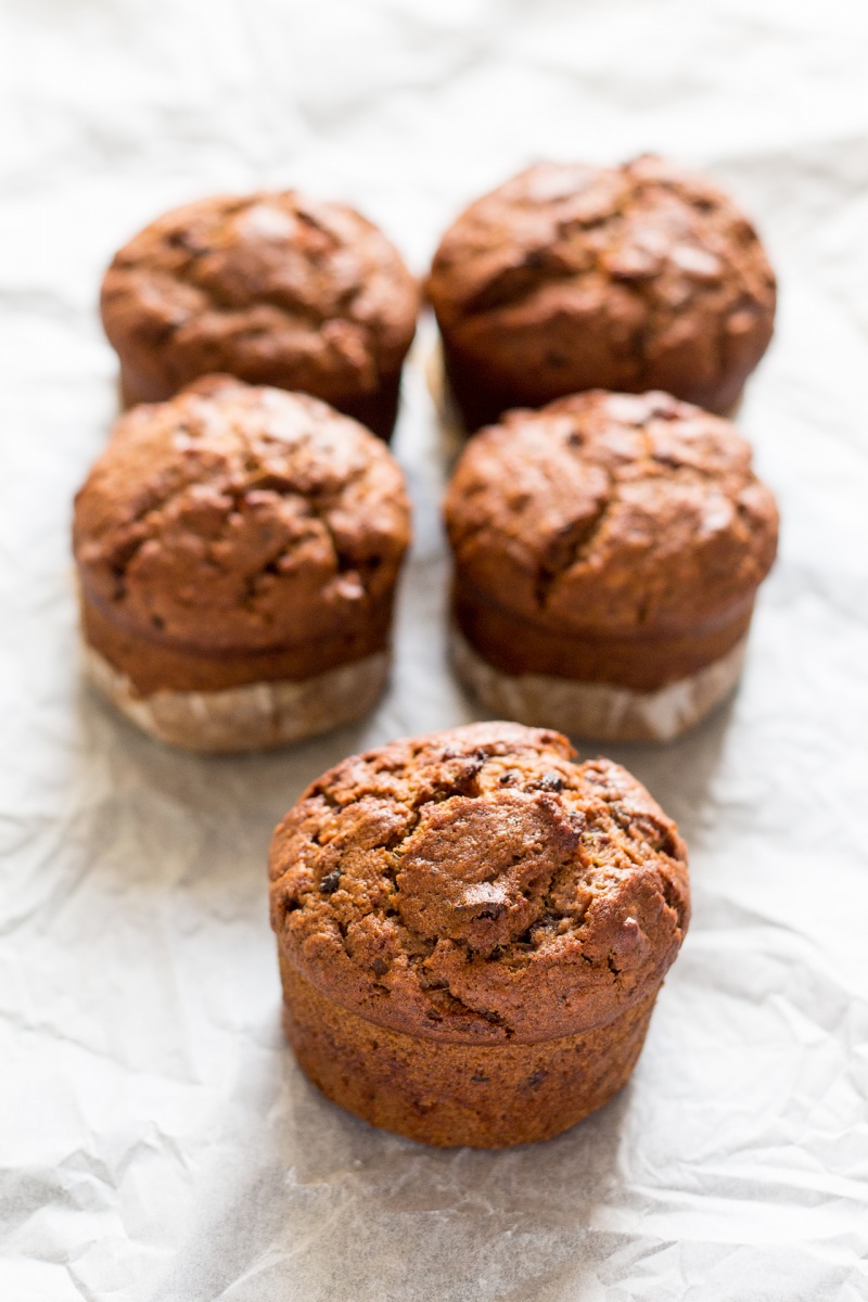  sticky toffee pudding cakes cooling