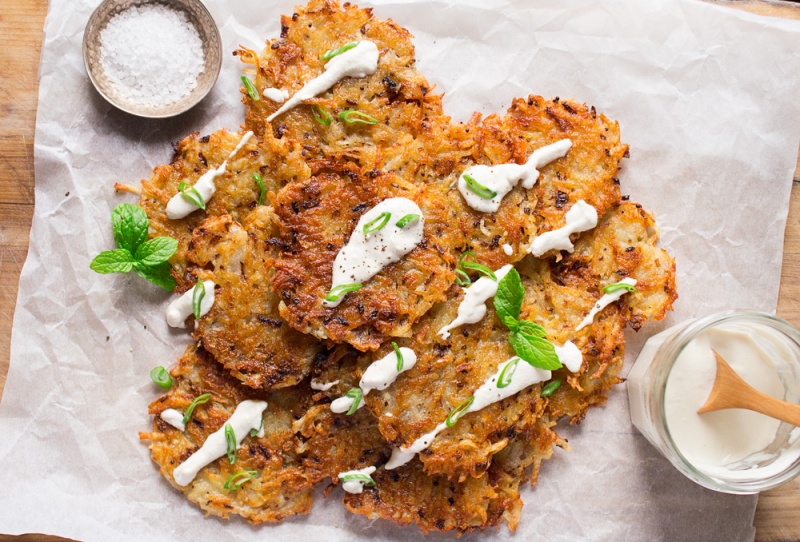 vegan latkes with cashew sour cream