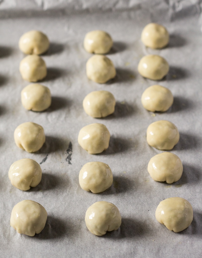 baked pea kachori before baking