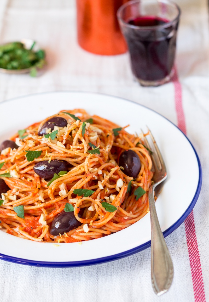 vegan tomato sauce pasta