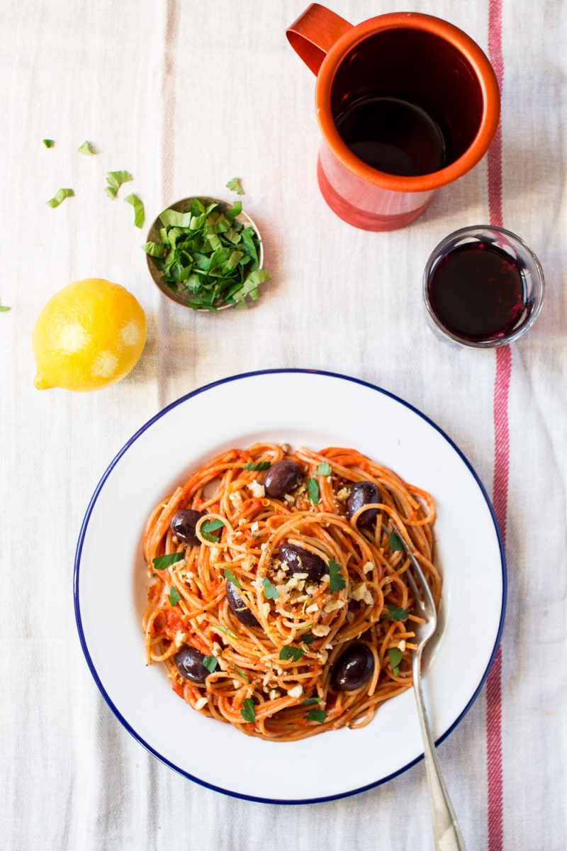 vegan tomato sauce pasta top down