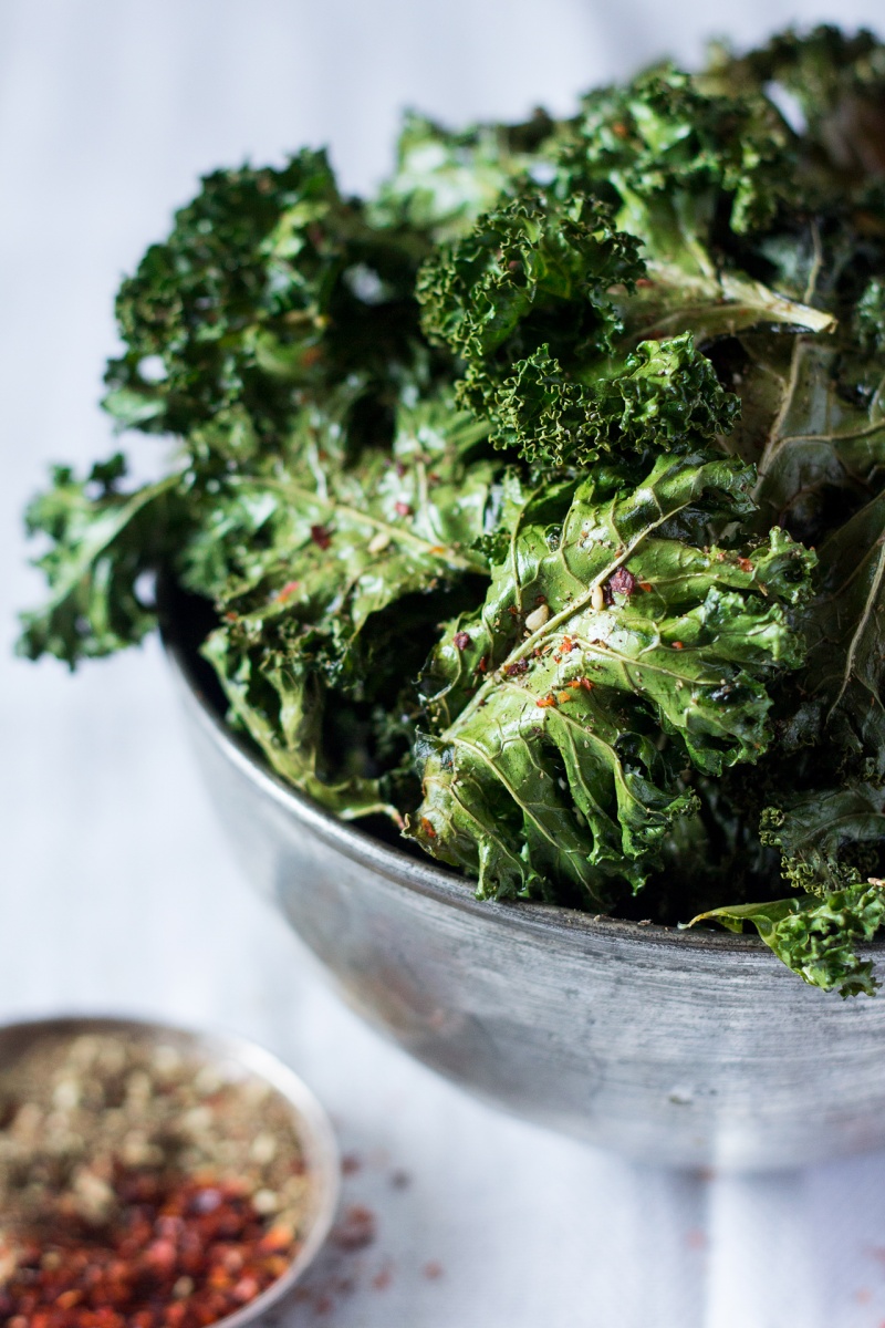 vegan kale chips in a bowl with zaatar