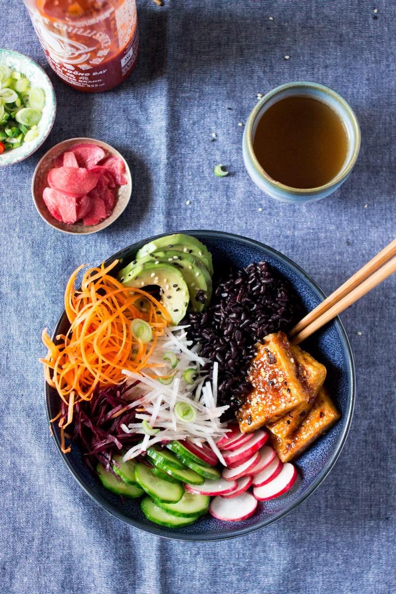 Bento bowl with sesame tofu - Lazy Cat Kitchen