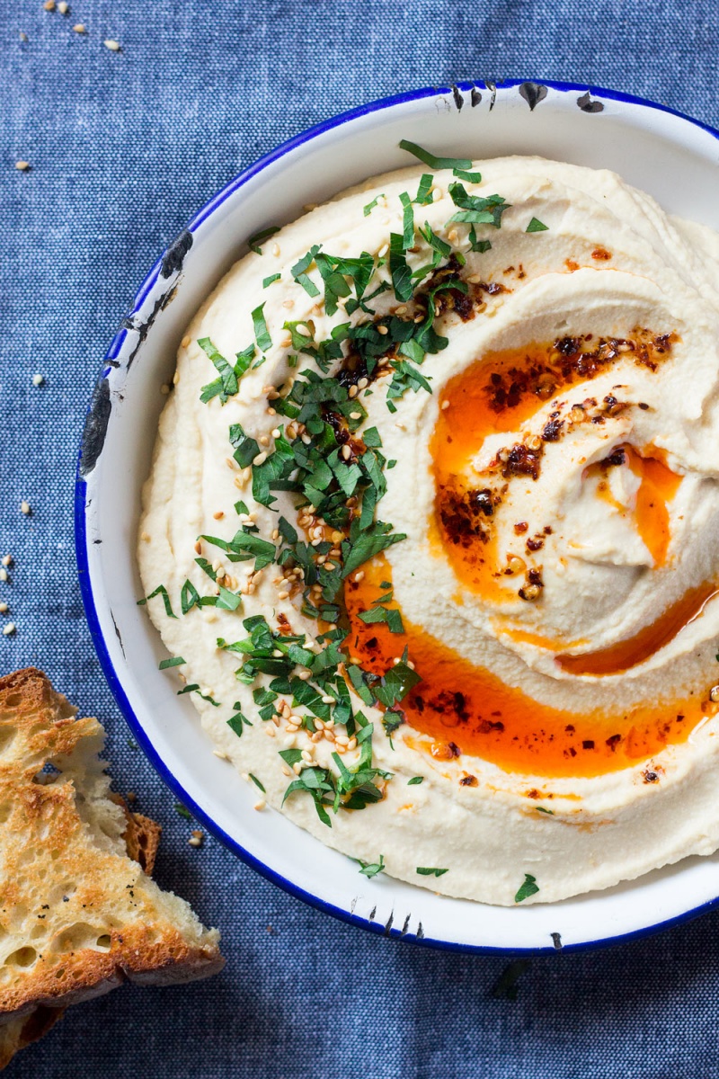 hummus-with-chilli-oil-top-down