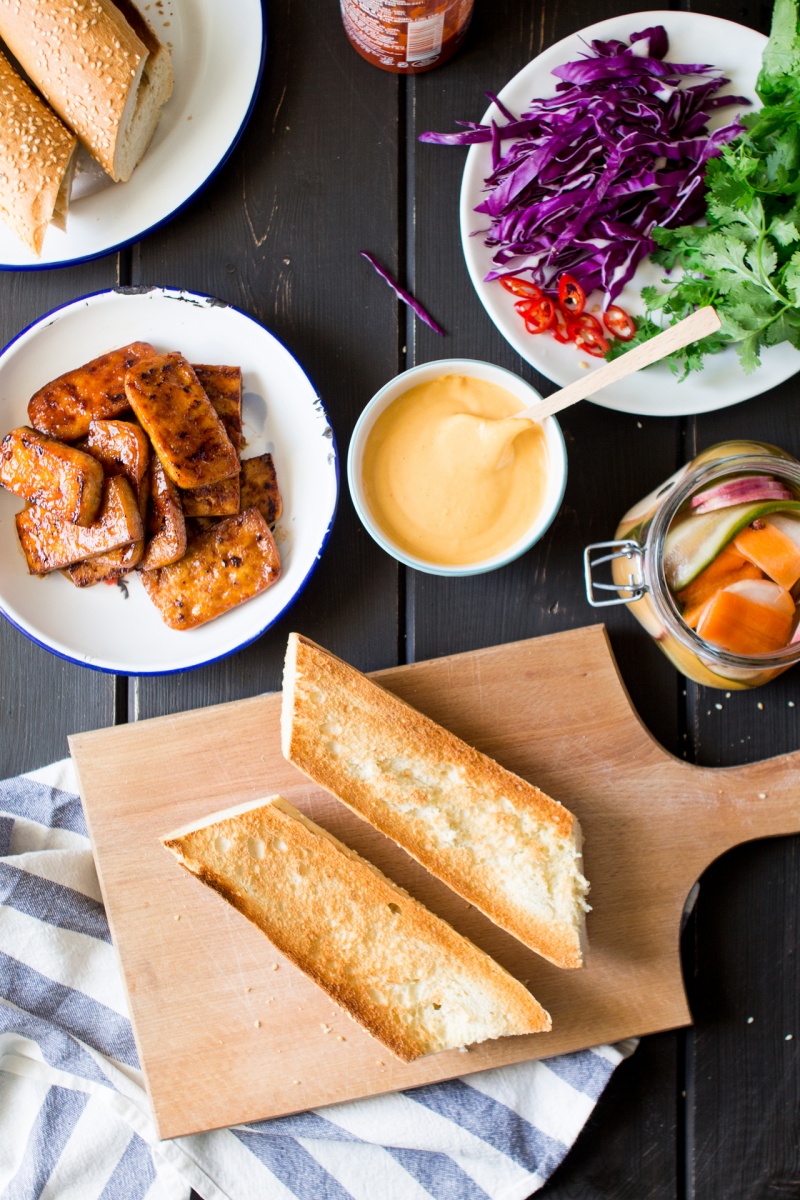 tofu bahn mi with vegan sriracha mayo ingredients