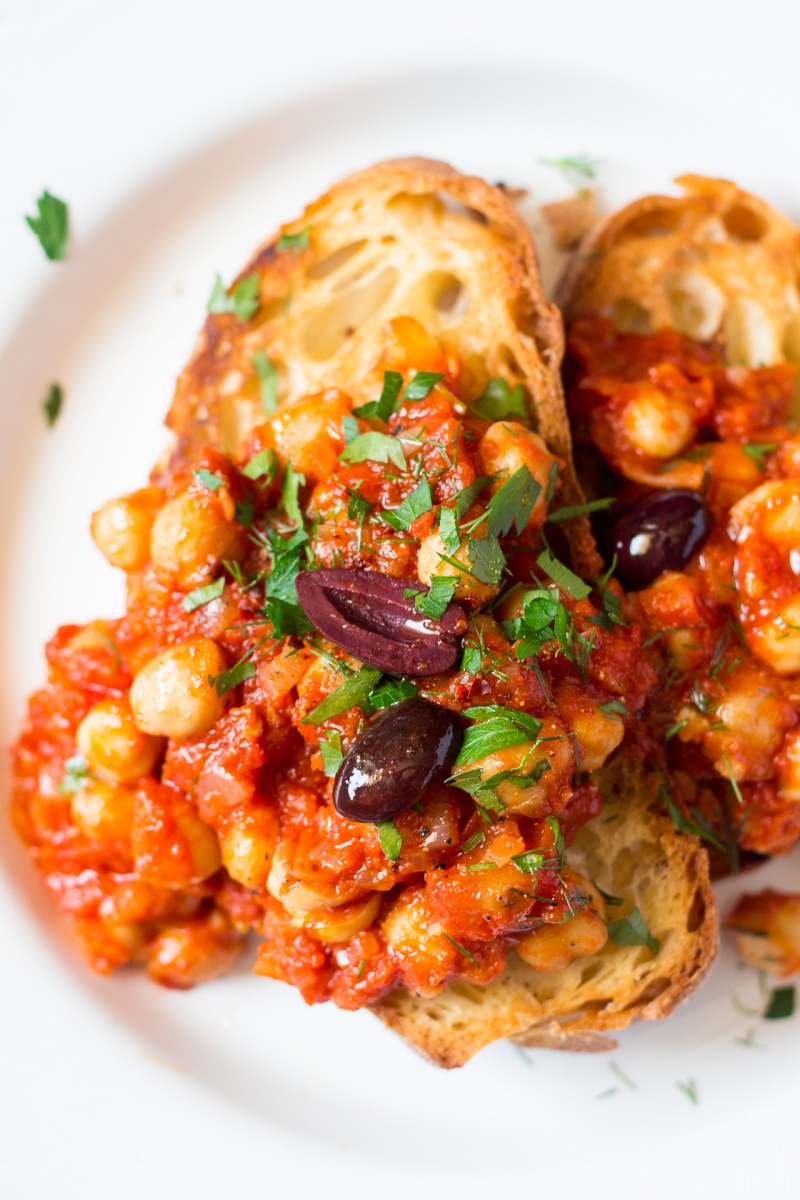 chickpeas on toast close up