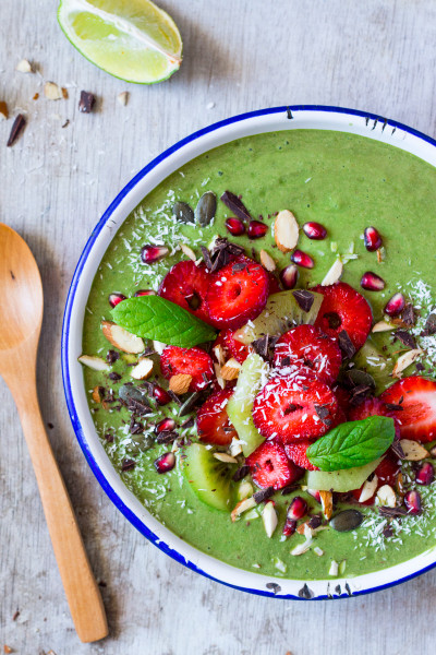 green smoothie bowl