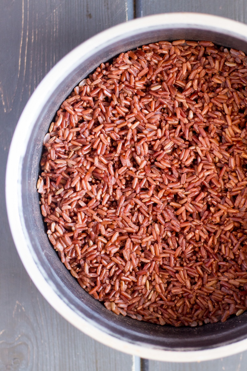 thai red rice after cooking