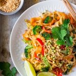 Vegan pad thai-image