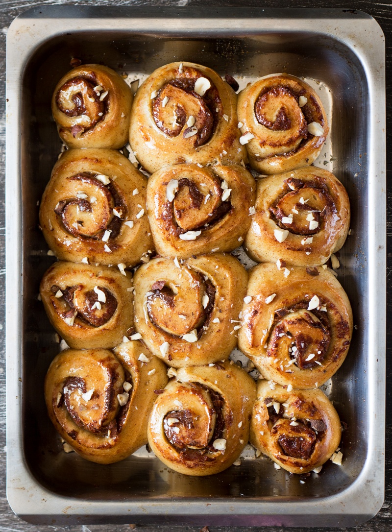 sugar-free cinnamon rolls tray