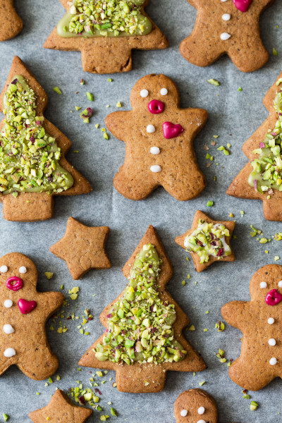 Vegan gingerbread cookies - Lazy Cat Kitchen