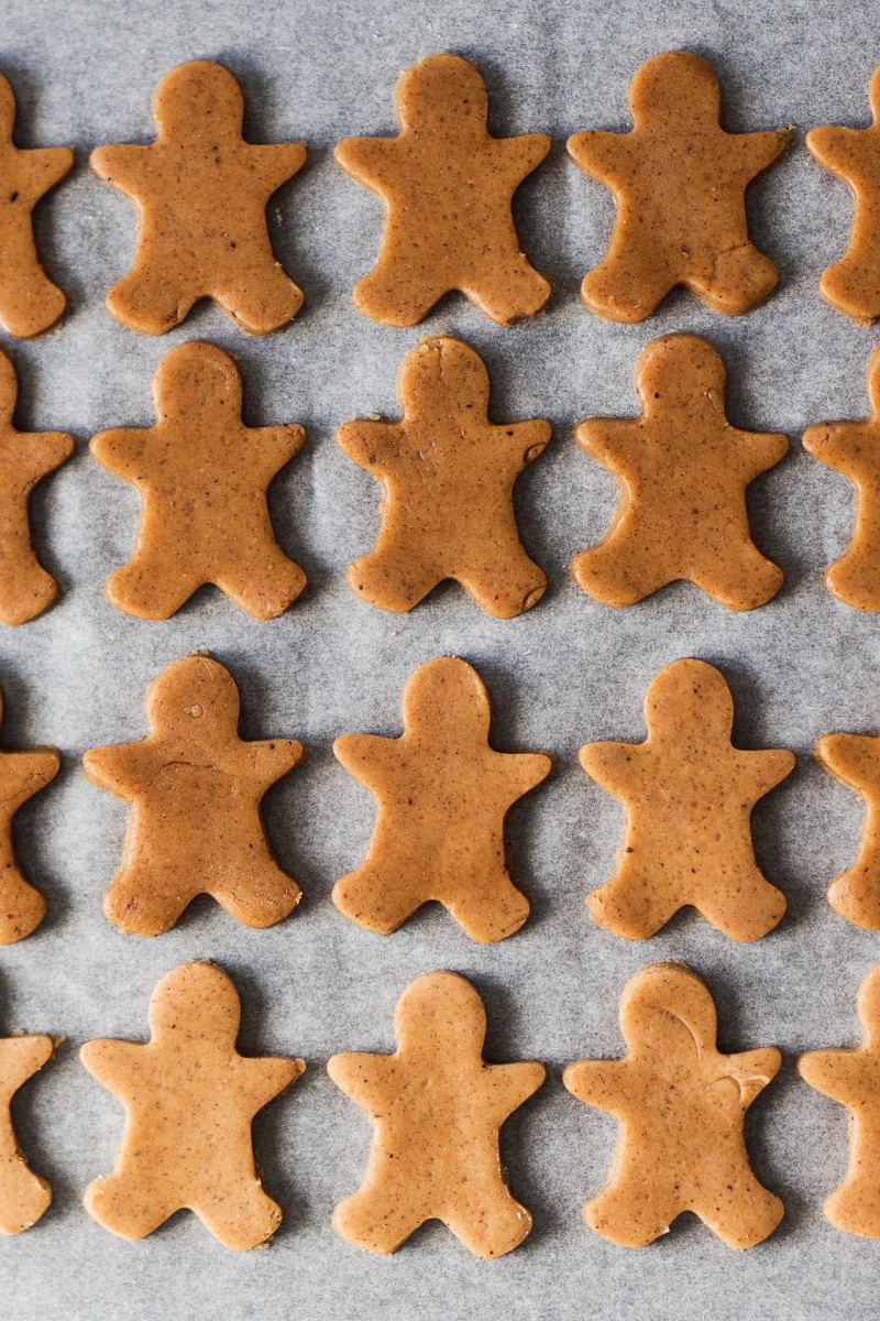 vegan gingerbread men before baking