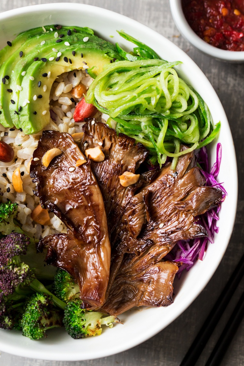 Asian veggie bowl with oyster mushrooms - Lazy Cat Kitchen