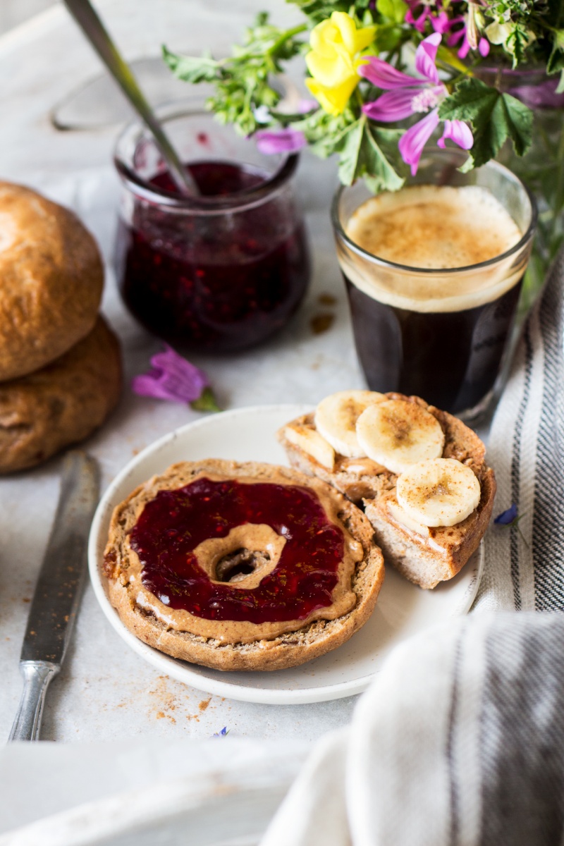 cinnamon raisin bagels brekkie