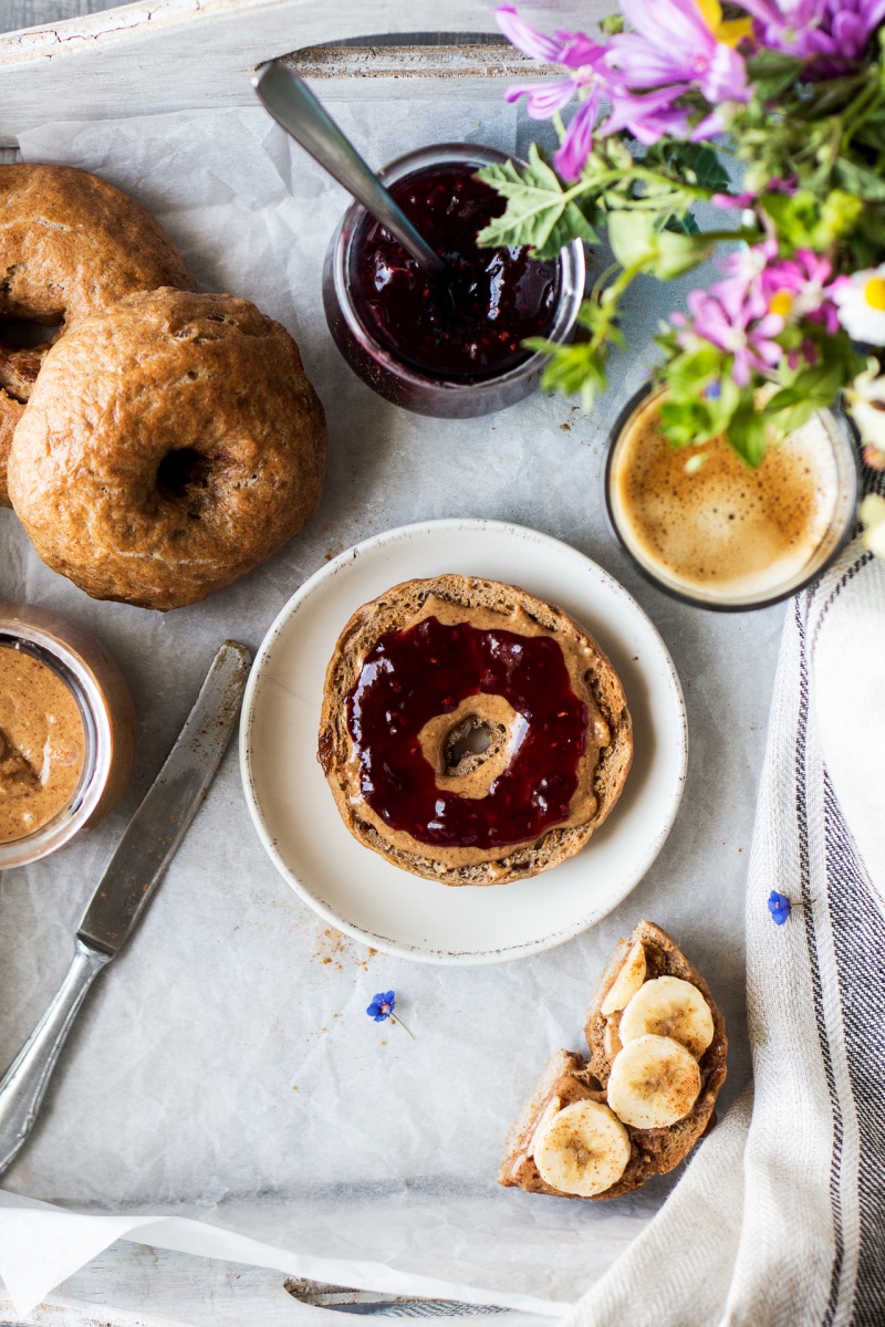 cinnamon raisin bagels brekkie in bed