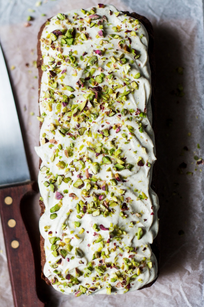 vegan carrot loaf cashew frosting top down