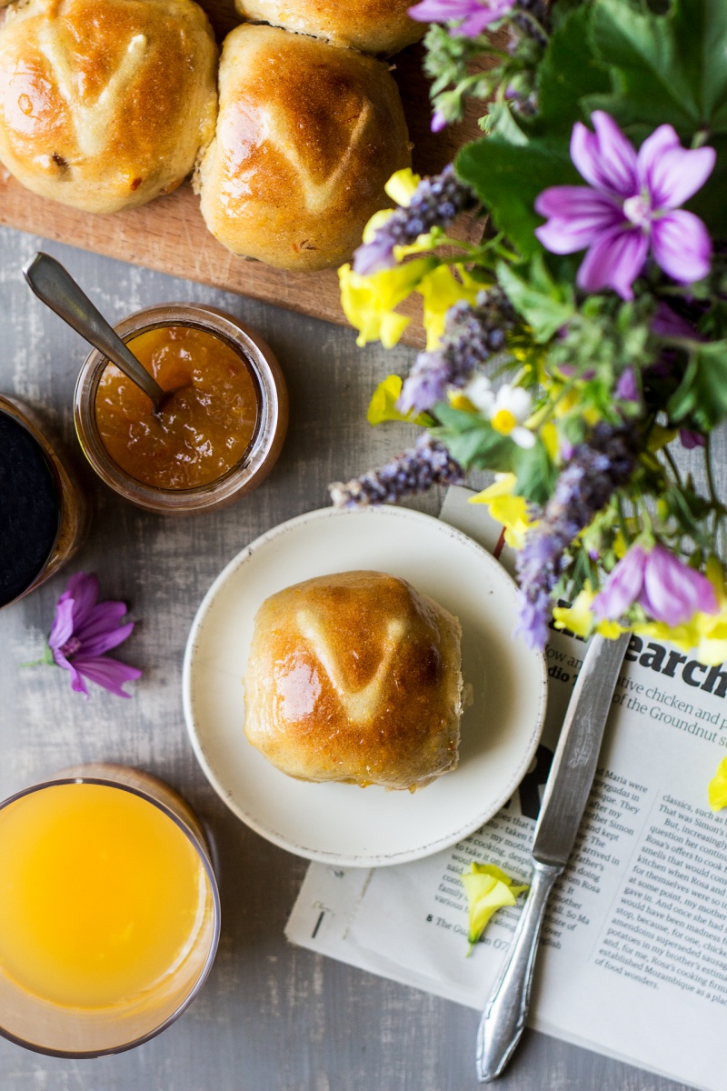 vegan hot cross buns breakfast