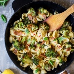 Broccoli orecchiette with vegan bacon-image