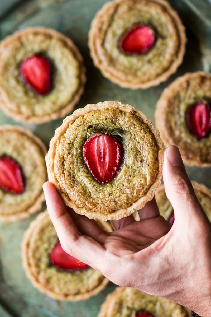 vegan pistachio frangipane tarts