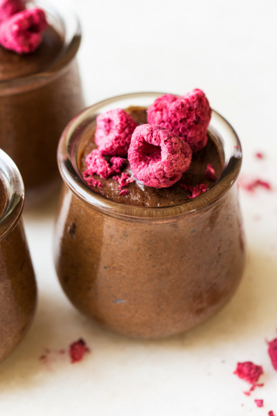 healthy vegan chocolate mousse pot
