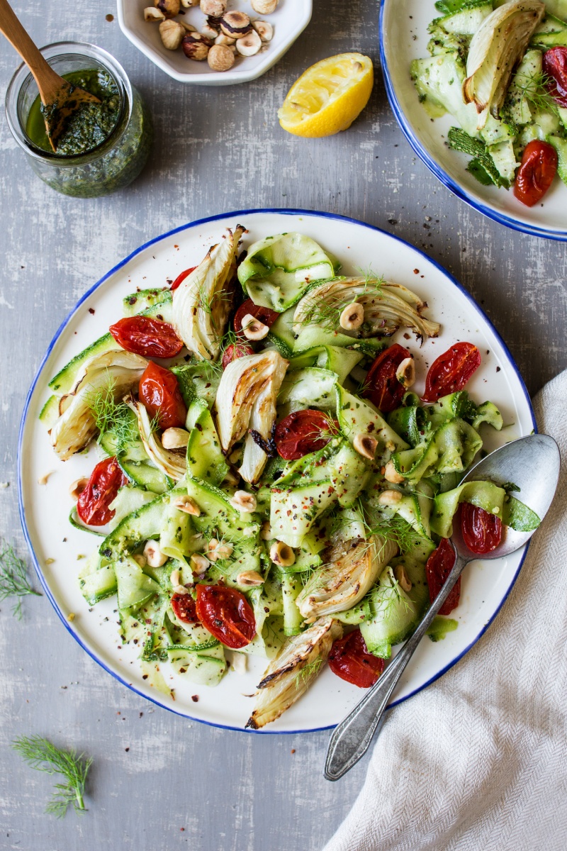 pesto zoodle salad lunch