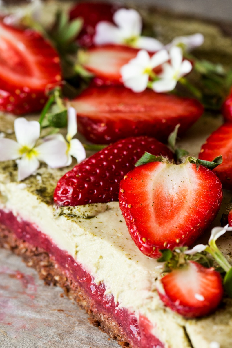 vegan matcha strawberry tart cut