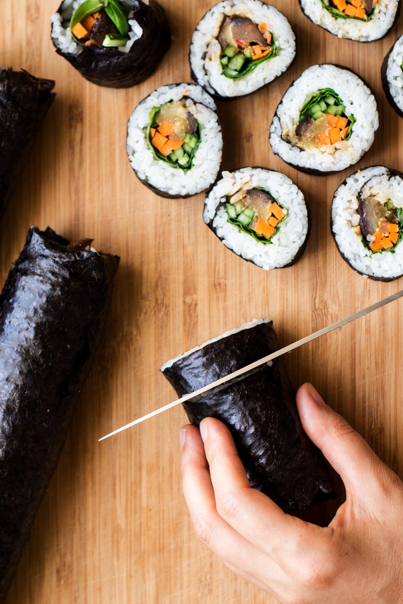 eggplant sushi cutting