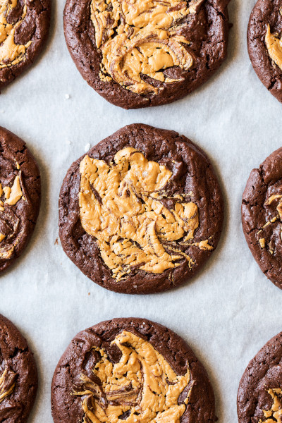 vegan brookies with peanut butter swirl tray close